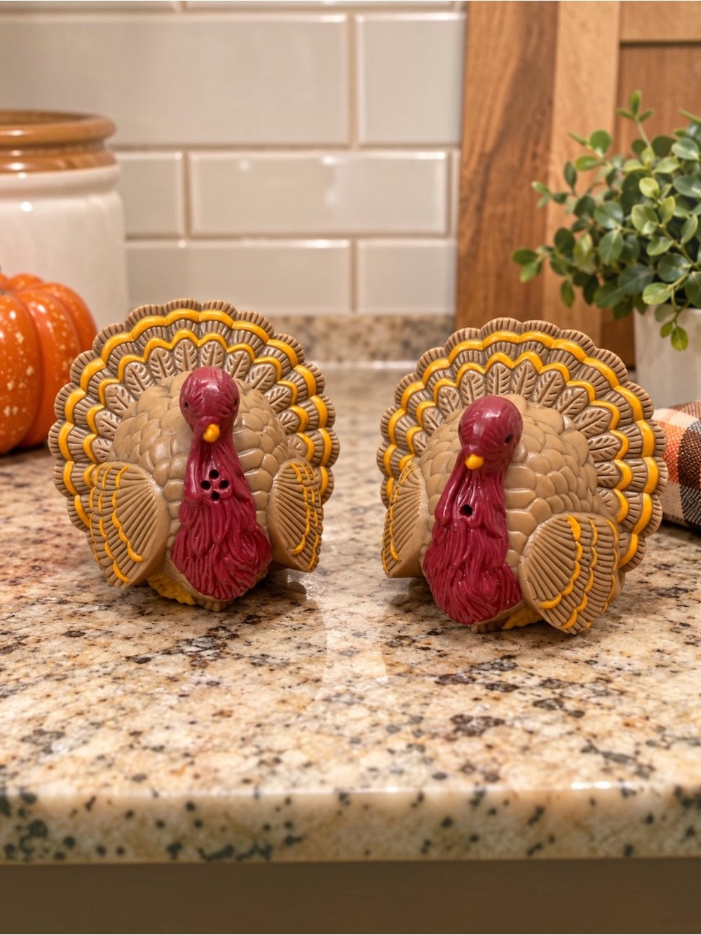 Vintage Turkey Salt & Pepper Shakers Small Plastic Thanksgiving Fall Decor HMK